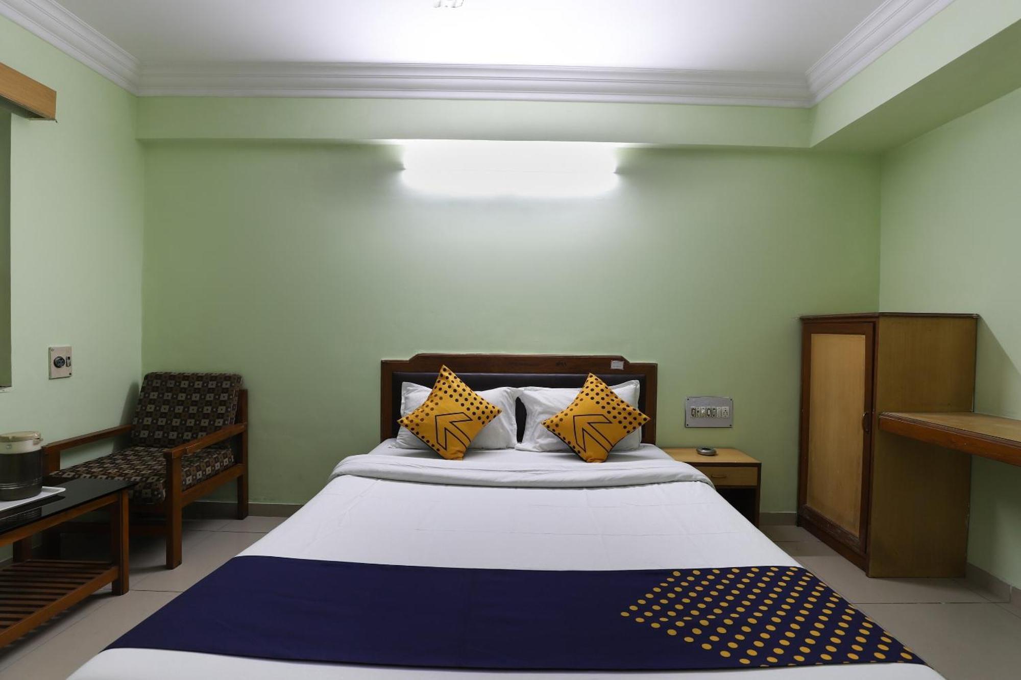 Spot On Hotel Hilltop Vadodara Eksteriør billede