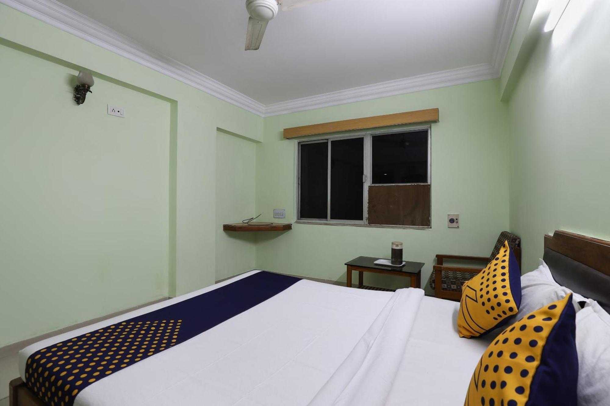 Spot On Hotel Hilltop Vadodara Eksteriør billede